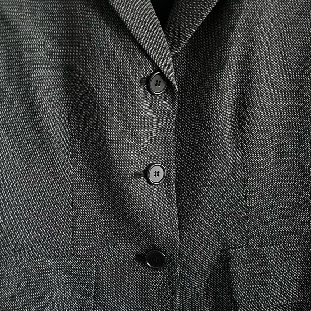 Vintage Tahari 3 button blazer - Picture 3 of 7